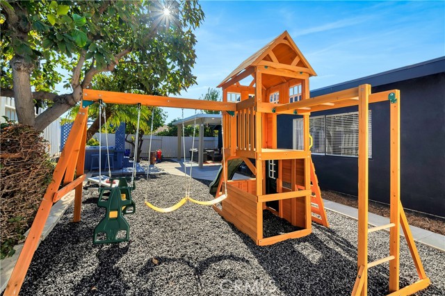 Detail Gallery Image 44 of 44 For 2809 Olive Ln, Santa Ana,  CA 92706 - 4 Beds | 2 Baths