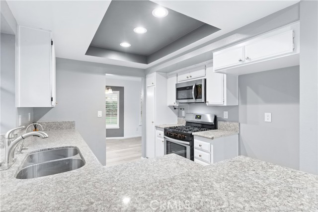 83 Weepingwood, Irvine CA: https://media.crmls.org/medias/448e03fc-88f2-4452-9bba-6d0787ad7e4d.jpg