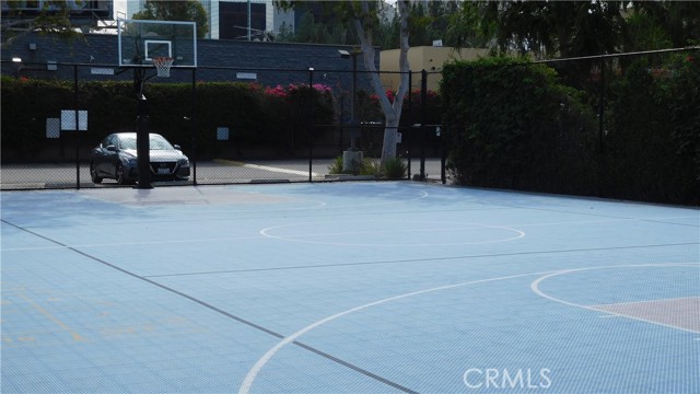 Detail Gallery Image 24 of 45 For 22030 Calvert St #3,  Woodland Hills,  CA 91367 - 2 Beds | 1 Baths