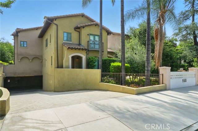 168 S Sierra Madre Boulevard, Pasadena CA: https://media.crmls.org/medias/448ed74b-4040-4e76-ba73-4630c34acd92.jpg
