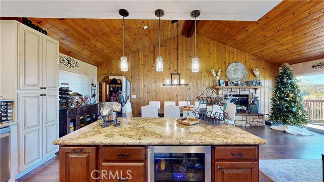 Detail Gallery Image 1 of 75 For 1430 Sequoia Dr, Lake Arrowhead,  CA 92352 - 4 Beds | 3/1 Baths