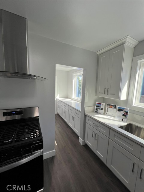 Detail Gallery Image 16 of 53 For 1919 W 82nd St, Los Angeles,  CA 90047 - 3 Beds | 2/1 Baths