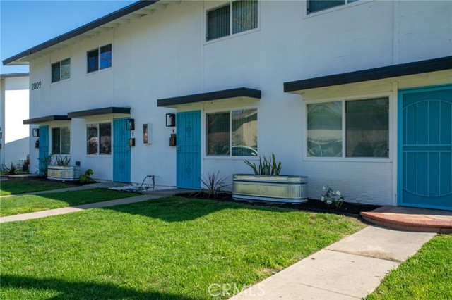 2809 S Baker Street, Santa Ana CA: https://media.crmls.org/medias/449296b7-a0a7-4410-9bc3-dc8e5e00e603.jpg