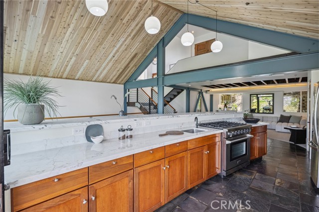 686 Diamond Street, Laguna Beach CA: https://media.crmls.org/medias/4492c741-9b02-41e3-8a5f-ca9ec01bfe9d.jpg