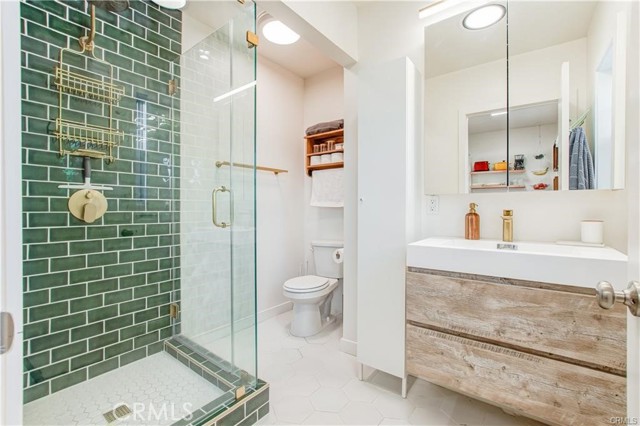 5239 Barker Drive, Los Angeles CA: https://media.crmls.org/medias/44939bf9-9278-4baa-b174-32eef0f18e86.jpg