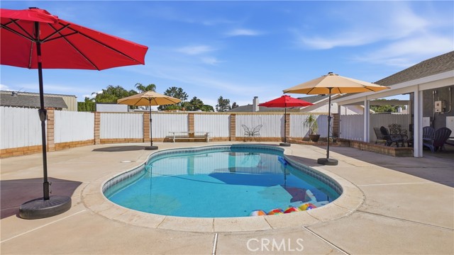 Detail Gallery Image 5 of 32 For 11179 Pala, Jurupa Valley,  CA 91752 - 5 Beds | 4 Baths