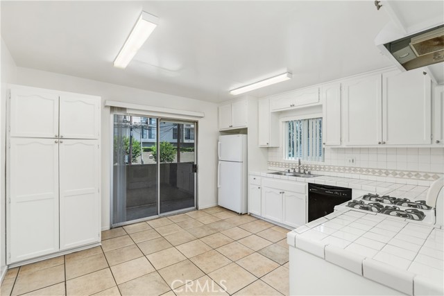 841 W 5th, San Pedro CA: https://media.crmls.org/medias/4493e061-d668-4583-8140-6fe2af9a2158.jpg
