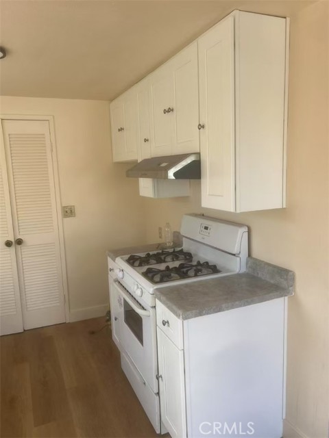 Detail Gallery Image 6 of 10 For 457 W 13th St #1,  San Pedro,  CA 90731 - 3 Beds | 2/1 Baths