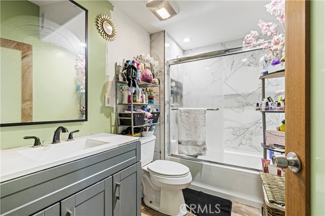 Detail Gallery Image 12 of 24 For 9689 Kewen Avenue, Pacoima,  CA 91331 - 4 Beds | 2 Baths