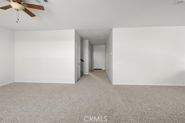5585 Bella Way, Fontana CA: https://media.crmls.org/medias/4495d7a9-aadb-4791-94c6-fc2c7e16a091.jpg
