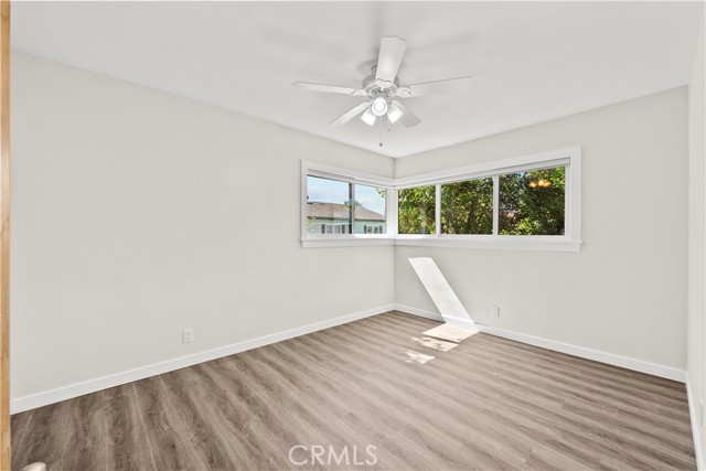 Detail Gallery Image 20 of 32 For 18644 Liggett St, Northridge,  CA 91324 - 3 Beds | 2 Baths