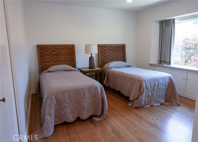 Detail Gallery Image 27 of 45 For 10781 Lindbrook Dr, Los Angeles,  CA 90024 - 4 Beds | 3/1 Baths