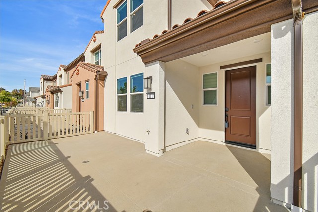 Detail Gallery Image 2 of 41 For 3962 Lavine Way #111,  Corona,  CA 92883 - 3 Beds | 2/1 Baths