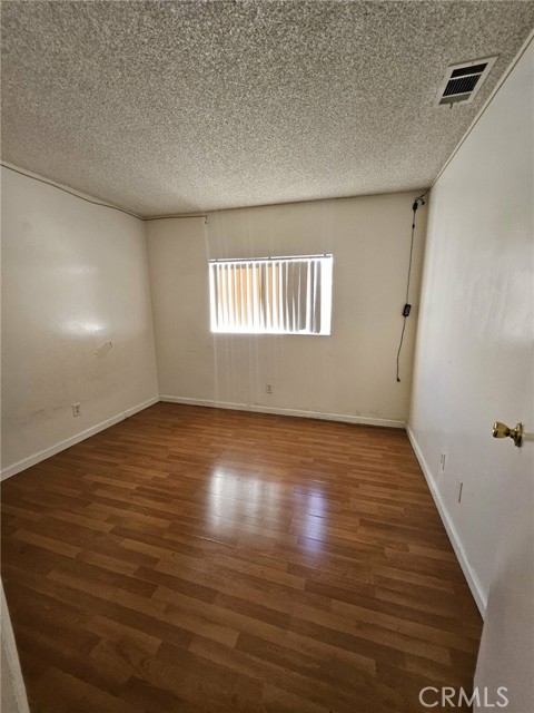 Detail Gallery Image 19 of 23 For 16463 Joy St, Lake Elsinore,  CA 92530 - 3 Beds | 2/1 Baths