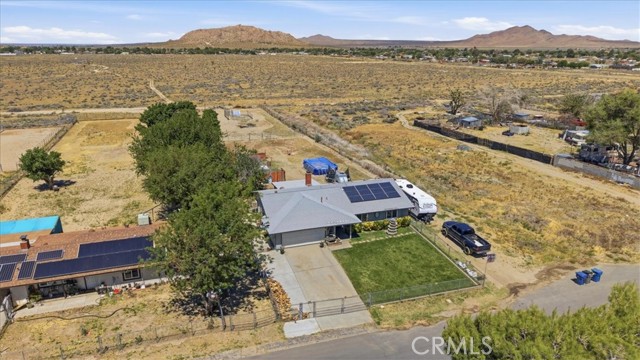 15235 Newmont, Lancaster CA: https://media.crmls.org/medias/4498038f-54b2-476a-94e6-39df4bfb5a62.jpg