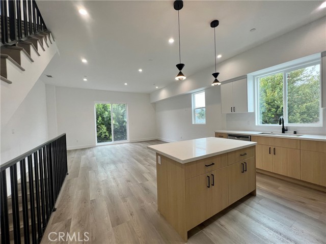 5232 Tilden Avenue photo 3