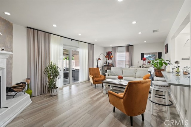 8745 Valjean Avenue, North Hills CA: https://media.crmls.org/medias/4498798c-a498-4cad-a1c2-aa566970a2fc.jpg