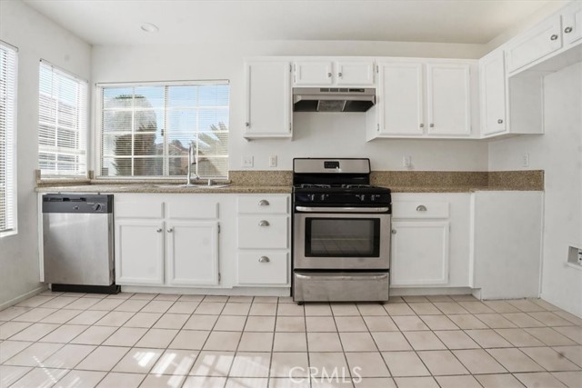 Detail Gallery Image 20 of 46 For 29340 Crest View Ln, Highland,  CA 92346 - 3 Beds | 2/1 Baths