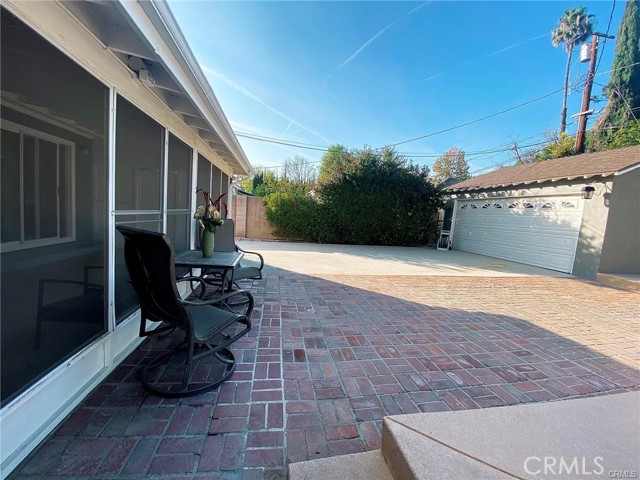 18221 Gresham Street, Northridge CA: https://media.crmls.org/medias/4498cec6-c442-4c57-8a09-387da628c497.jpg