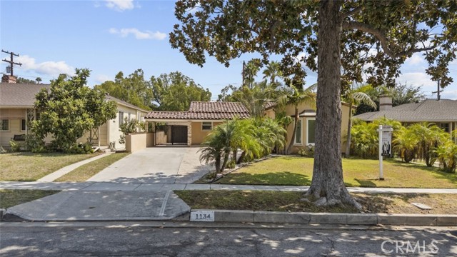 Detail Gallery Image 1 of 34 For 1134 Graynold Ave, Glendale,  CA 91202 - 3 Beds | 2 Baths