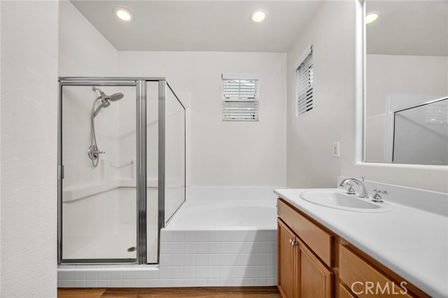 Detail Gallery Image 19 of 31 For 27626 Sunny Creek Dr, Valencia,  CA 91354 - 3 Beds | 2/1 Baths