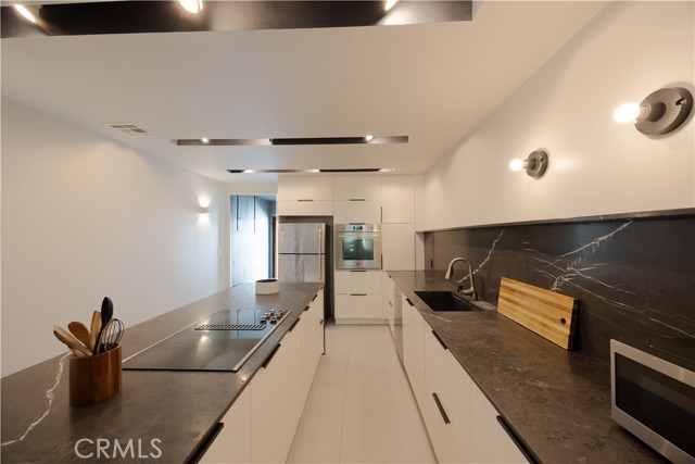 Detail Gallery Image 16 of 30 For 11049 Blix St, Toluca Lake,  CA 91602 - 3 Beds | 2 Baths