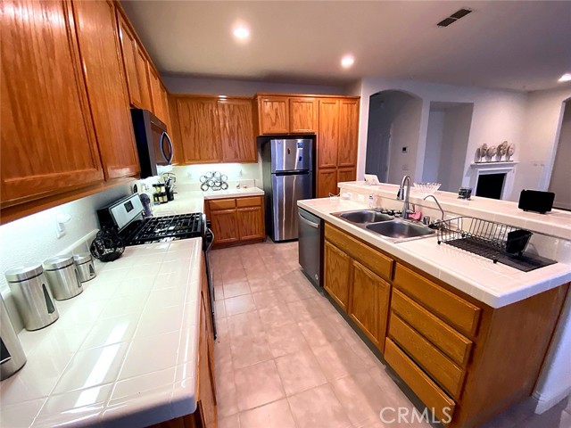 Detail Gallery Image 5 of 20 For 11704 Village Pond Way, Rancho Cordova,  CA 95742 - 3 Beds | 2 Baths