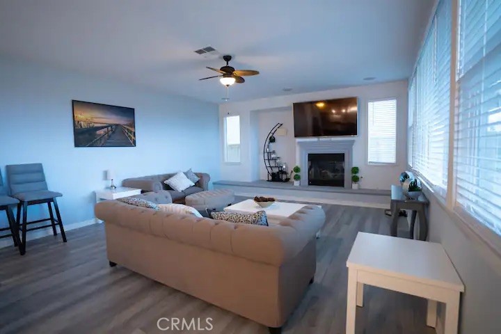 https://media.crmls.org/medias/449b02bb-bb02-45e4-a701-c11286d636e2.jpg?preset=X-Large