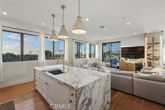 Detail Gallery Image 19 of 41 For 626 Longfellow, Hermosa Beach,  CA 90254 - 4 Beds | 5 Baths