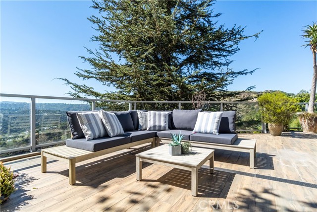 Detail Gallery Image 5 of 31 For 1619 Tower Grove, Beverly Hills,  CA 90210 - 4 Beds | 4/2 Baths