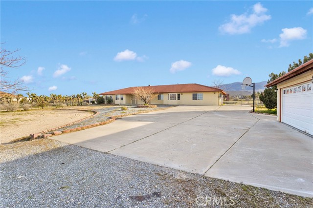 Detail Gallery Image 4 of 71 For 329 Lindero Rd, Pinon Hills,  CA 92372 - 7 Beds | 4 Baths