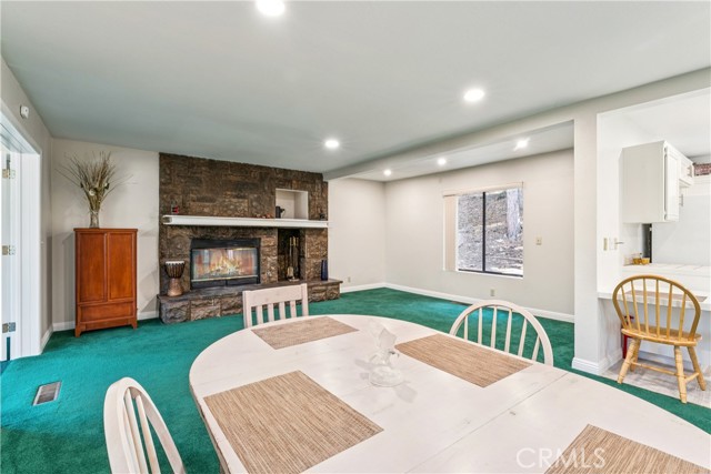 Detail Gallery Image 17 of 42 For 965 Sandalwood Dr, Lake Arrowhead,  CA 92352 - 3 Beds | 3 Baths