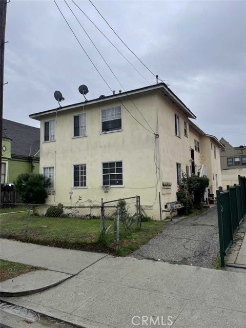 Detail Gallery Image 2 of 4 For 1320 W 25th St, Los Angeles,  CA 90007 - – Beds | – Baths