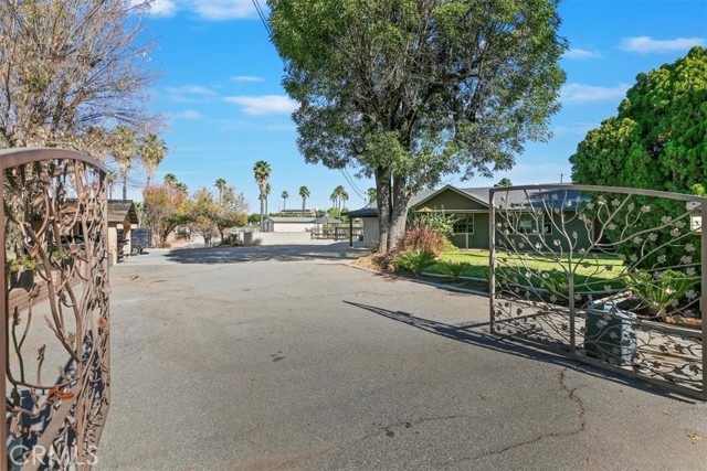 Detail Gallery Image 11 of 66 For 18590 Roberts, Riverside,  CA 92508 - 4 Beds | 2 Baths