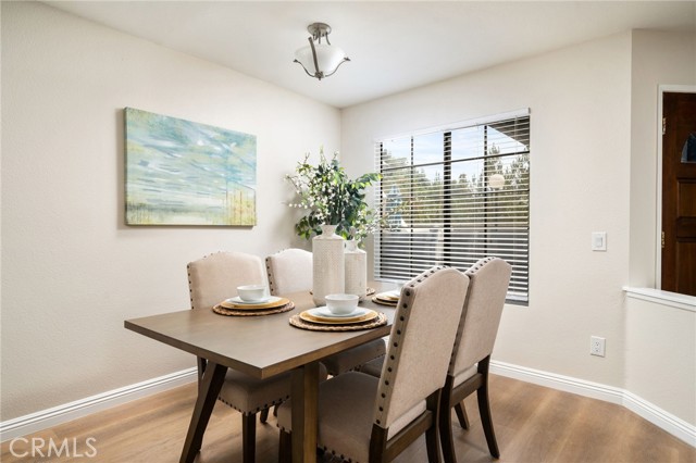 270 Fern Court, Azusa CA: https://media.crmls.org/medias/449e83b3-9661-4f68-b53e-fc0ee7eb5fbc.jpg