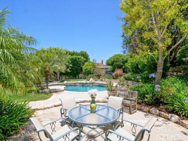 7 Country Meadow Road, Rolling Hills Estates, California 90274, 4 Bedrooms Bedrooms, ,3 BathroomsBathrooms,Residential,Sold,Country Meadow,PV22126276