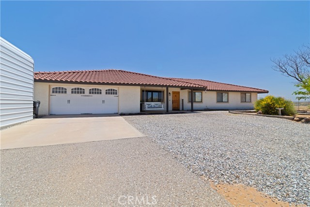 Detail Gallery Image 1 of 32 For 22343 Huasna Rd, Apple Valley,  CA 92307 - 4 Beds | 2 Baths