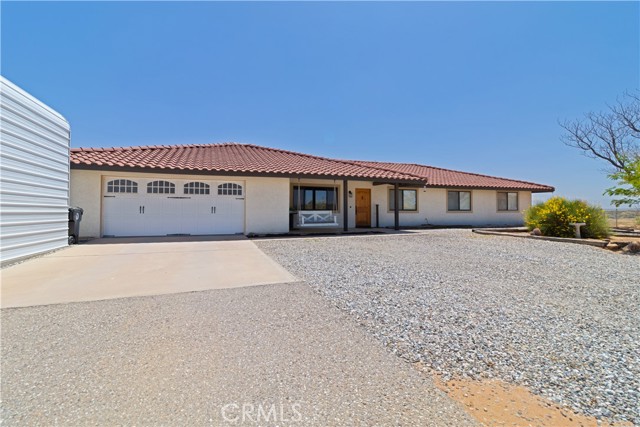 Detail Gallery Image 1 of 32 For 22343 Huasna Rd, Apple Valley,  CA 92307 - 4 Beds | 2 Baths