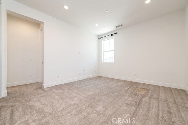 19256 Merryweather Drive, Canyon Country CA: https://media.crmls.org/medias/449f5654-4c0f-4843-a909-6d435ab16fd2.jpg
