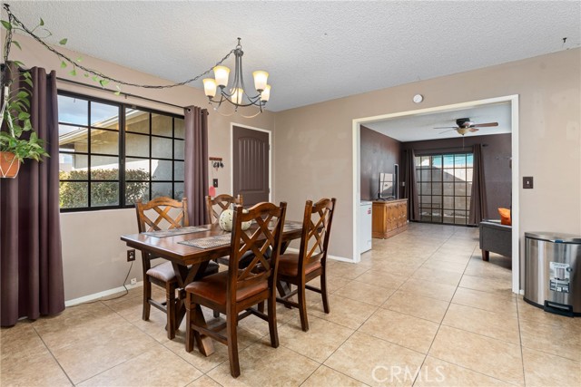 Detail Gallery Image 10 of 34 For 41429 Shadow Mountain Way, Hemet,  CA 92544 - 3 Beds | 2 Baths