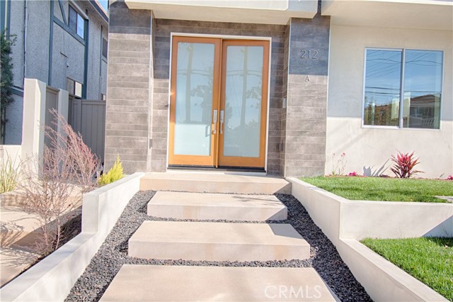 212 Irena Avenue, Redondo Beach, California 90277, 3 Bedrooms Bedrooms, ,2 BathroomsBathrooms,Residential,Sold,Irena,SB17011724