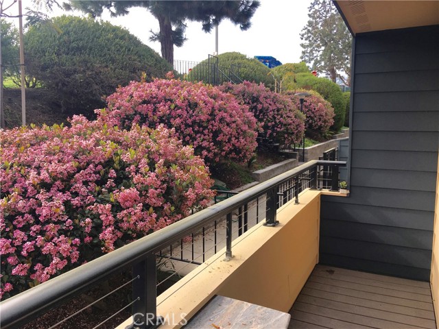 Detail Gallery Image 24 of 27 For 431 Camino De Las Colinas, Redondo Beach,  CA 90277 - 3 Beds | 3 Baths