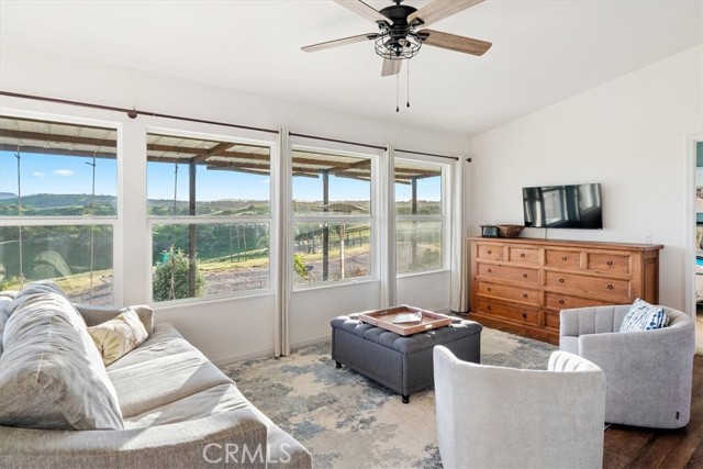 Detail Gallery Image 8 of 57 For 1730 Sutliff, Paso Robles,  CA 93446 - 2 Beds | 2 Baths