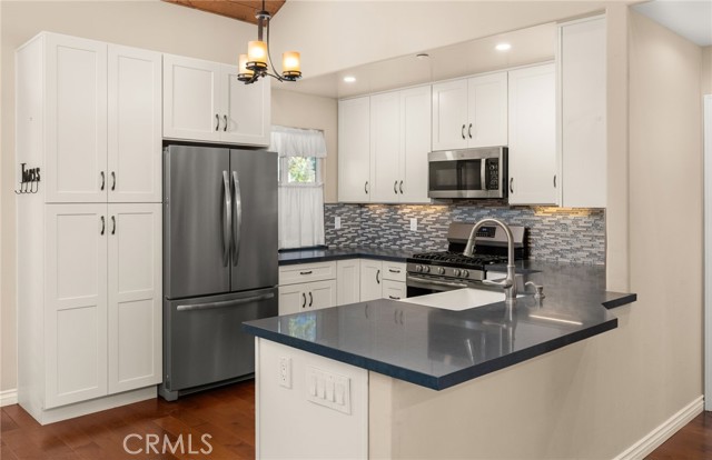 Detail Gallery Image 14 of 45 For 1158 Klondike, Lake Arrowhead,  CA 92352 - 4 Beds | 2/1 Baths