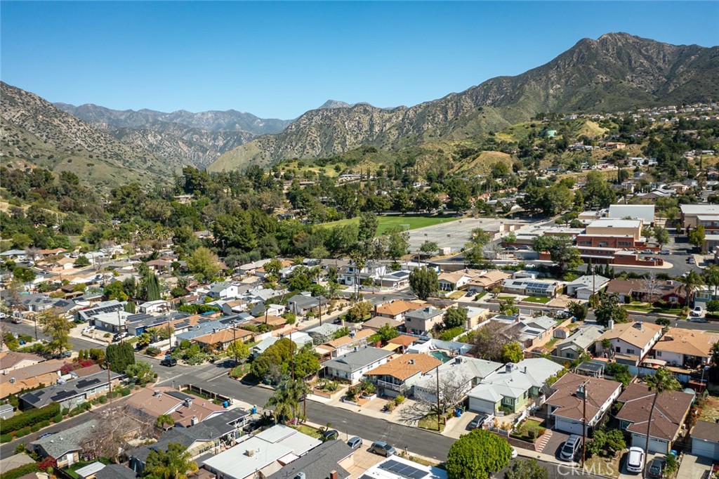 https://media.crmls.org/medias/44a36b5d-512a-4039-bfec-739645a93126.jpg?preset=X-Large