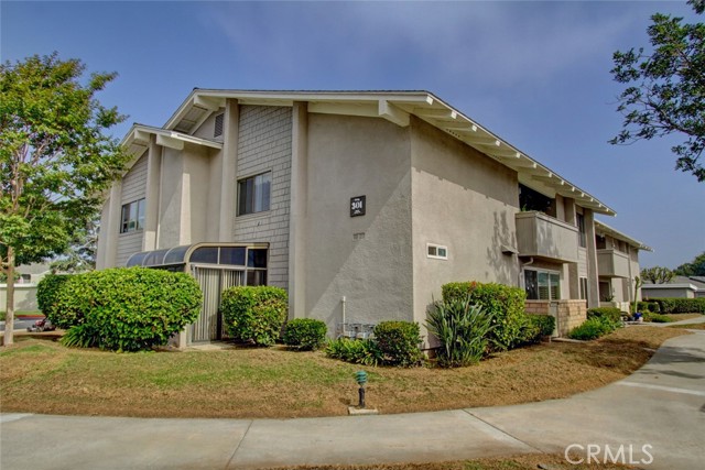 Image 2 for 8866 Tulare Dr #C301, Huntington Beach, CA 92646