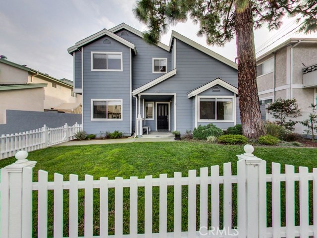 2114 Farrell Avenue, Redondo Beach, California 90278, 4 Bedrooms Bedrooms, ,1 BathroomBathrooms,Residential,Sold,Farrell,SB17057988