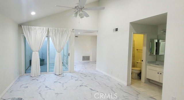 Detail Gallery Image 19 of 38 For 42 Almond Tree Ln, Irvine,  CA 92612 - 3 Beds | 2 Baths