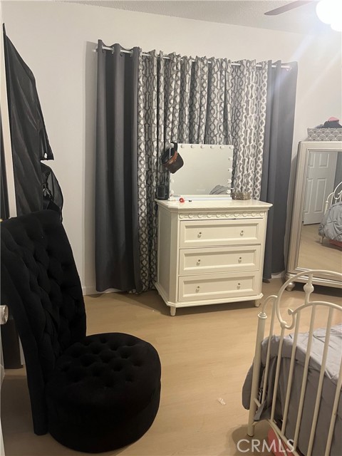 Detail Gallery Image 9 of 33 For 4069 N Sunnyside, Fresno,  CA 93727 - 3 Beds | 1 Baths