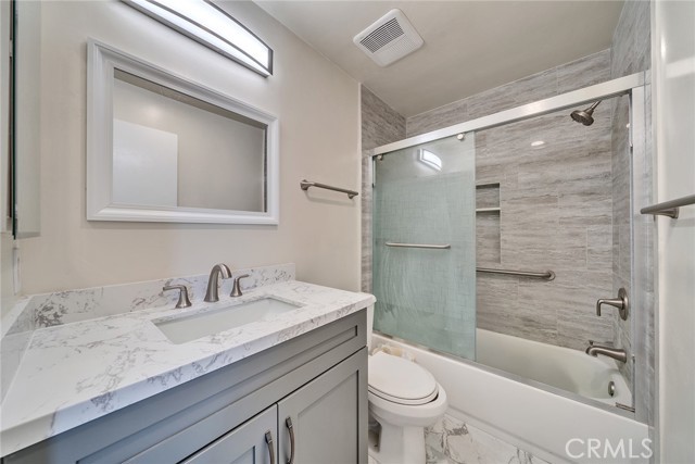 6151 Canterbury Drive, Culver City CA: https://media.crmls.org/medias/44a41a1e-3824-47df-8d1d-65befc3e6342.jpg
